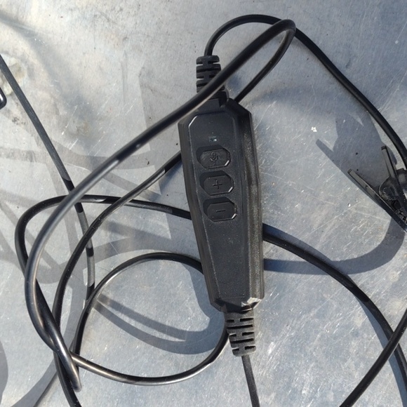 ARAMA Black Wired Headset - Picture 2 of 3